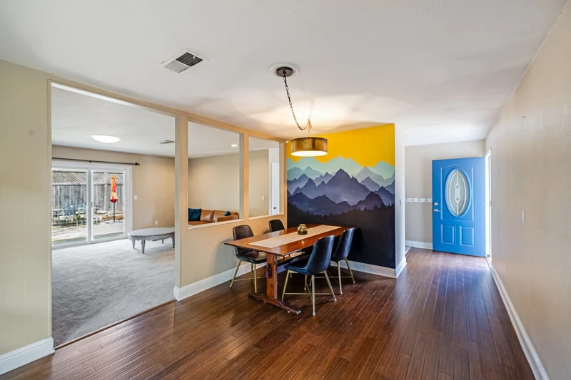 119 Sandalwood Court, view 3