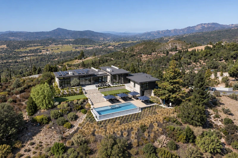 12320 Manzanita Lane, view 11