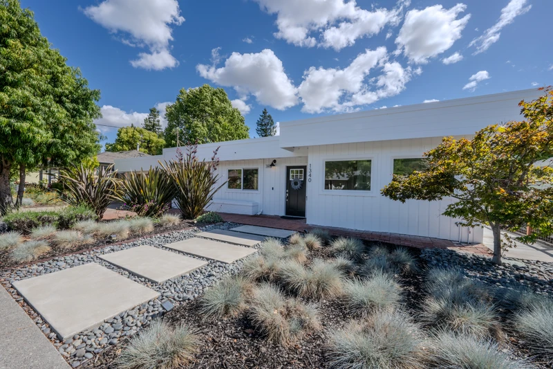 1340 Parsons Drive, view 7