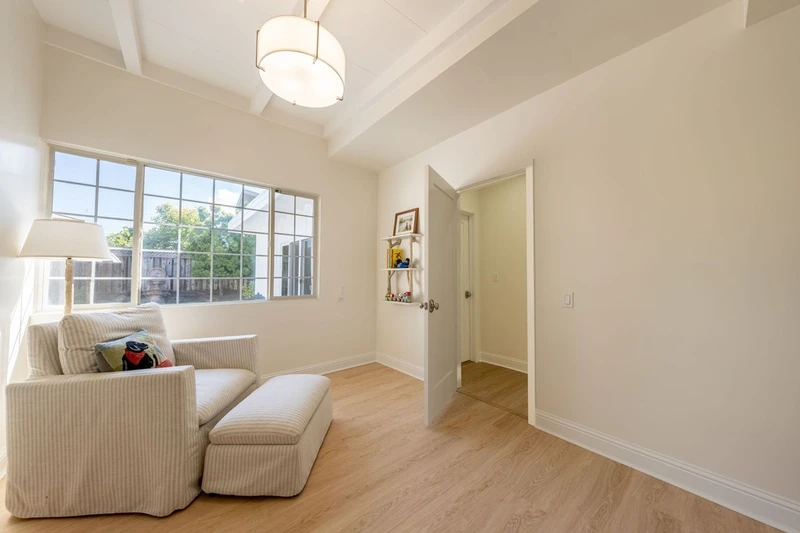 1340 Parsons Drive, view 17