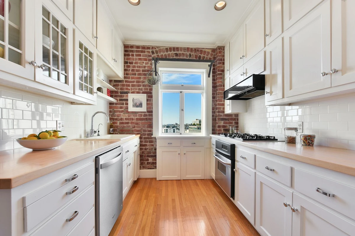 2299 Sacramento St Apt 19, view 1