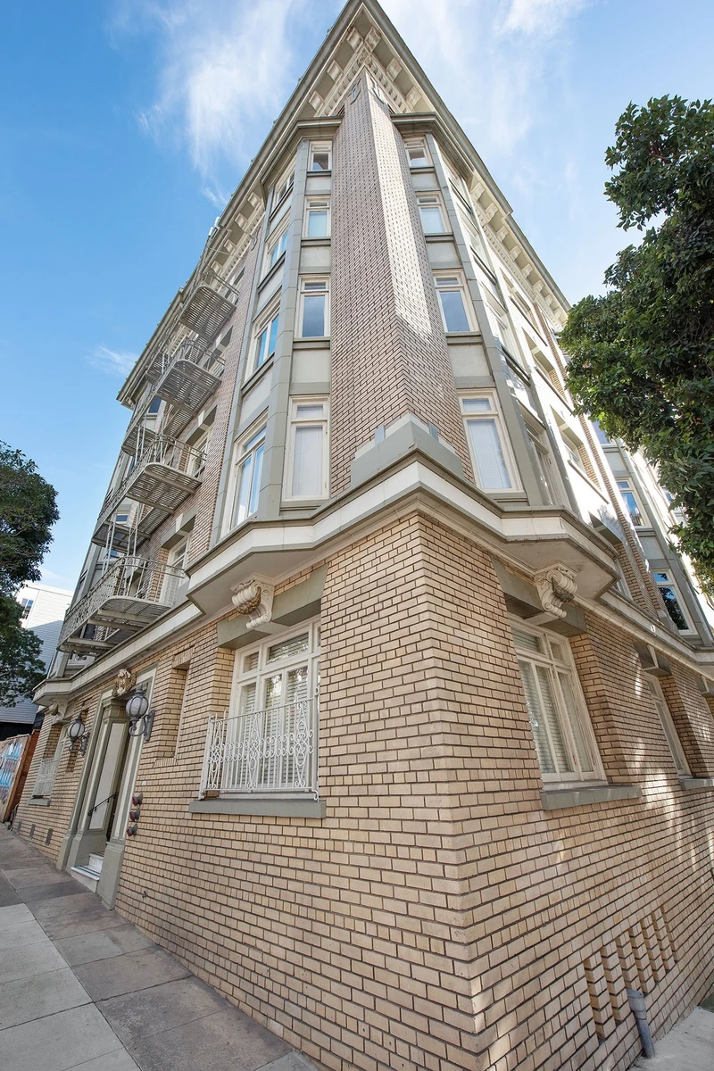 2299 Sacramento St Apt 19, view 3