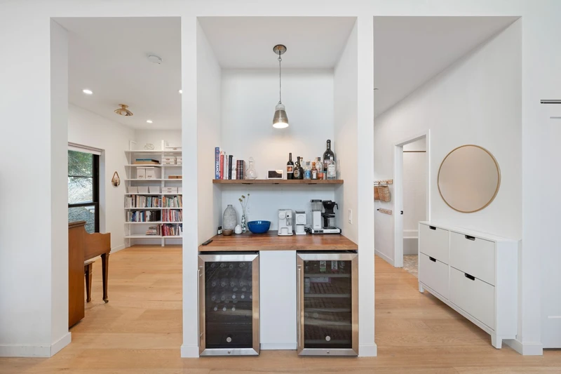 240 Clear Ridge Drive, view 4