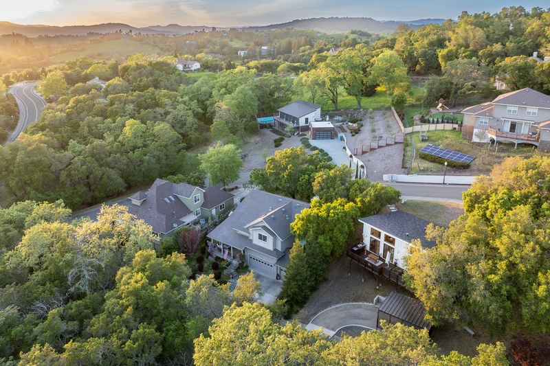 240 Clear Ridge Drive, view 7