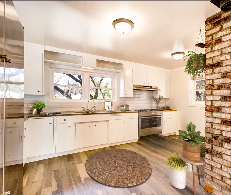 25501 Cloverdale Peak Rd, view 2