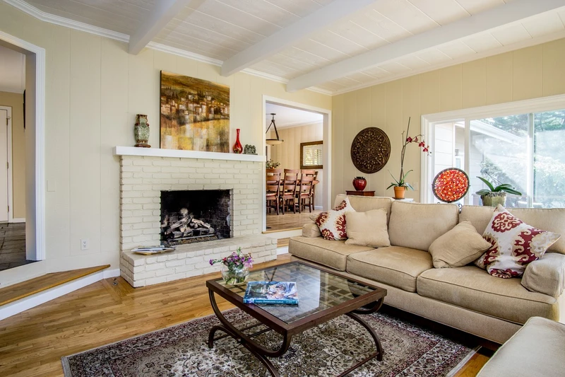 2630 Burnside Rd, view 3