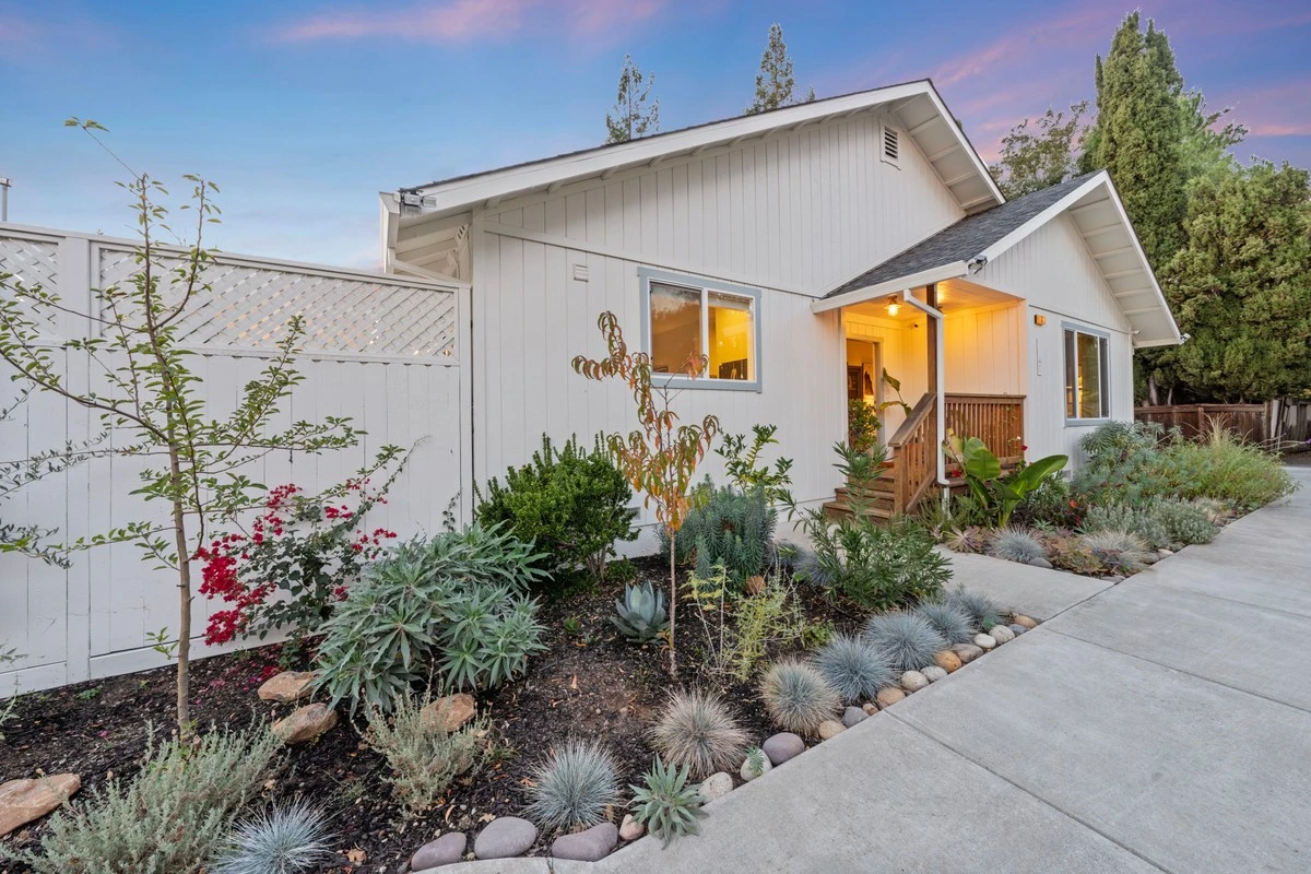 41 Randall Lane, view 1
