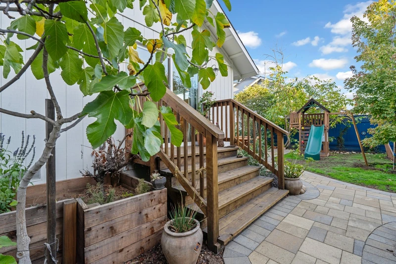 41 Randall Lane, view 7
