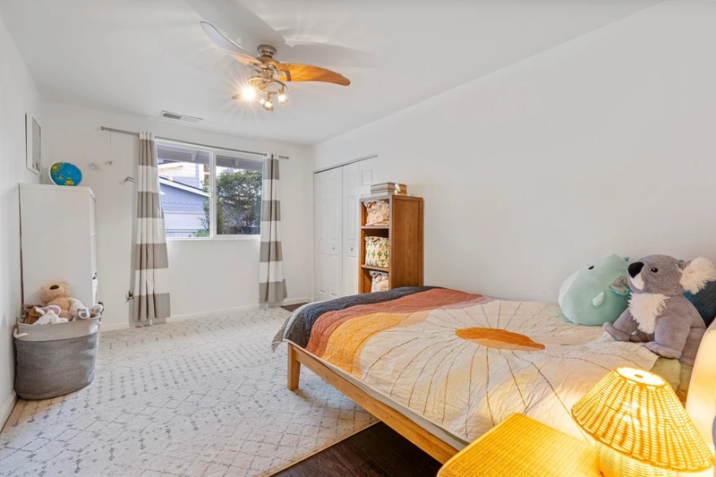 41 Randall Lane, view 12