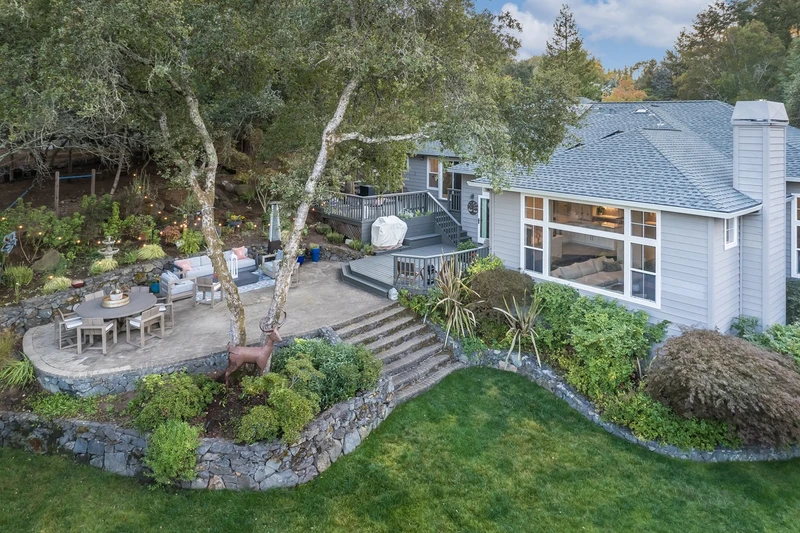4250 Pine Ridge Drive, view 2