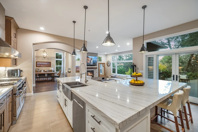 4250 Pine Ridge Drive, view 3