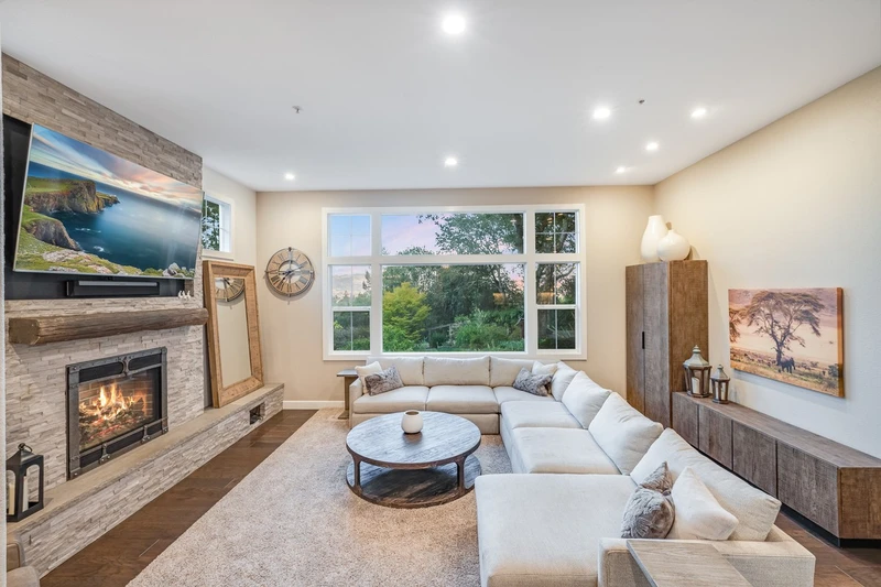 4250 Pine Ridge Drive, view 19