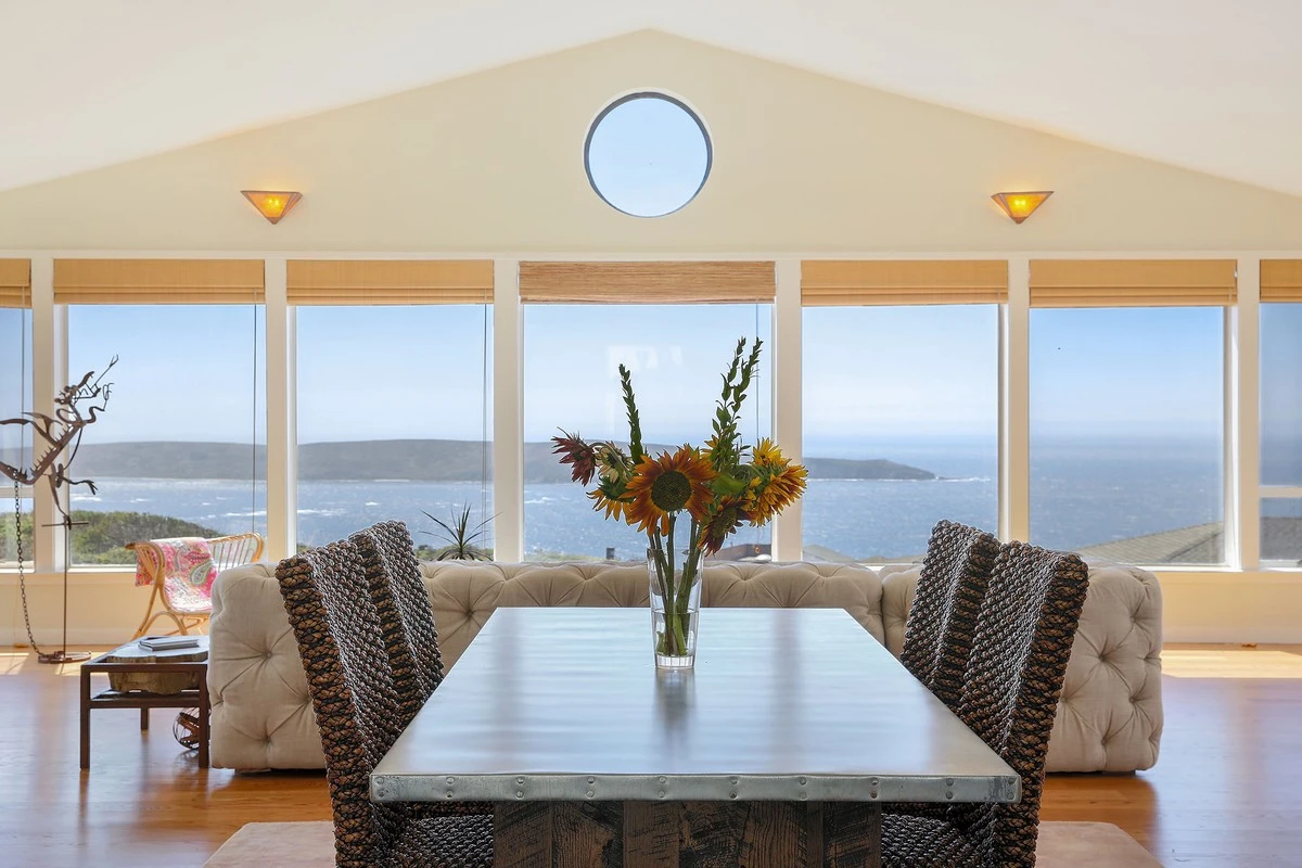 569 Oceana Dr, view 1
