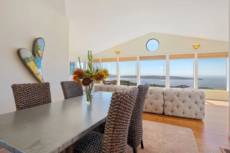 569 Oceana Dr, view 3