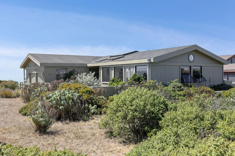 569 Oceana Dr, view 5