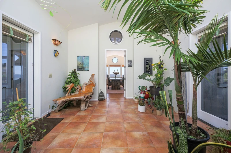 569 Oceana Dr, view 12