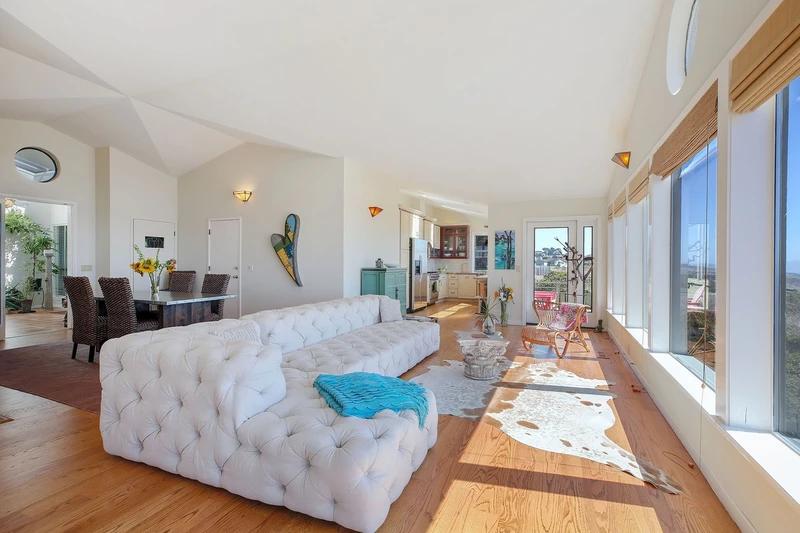569 Oceana Dr, view 14