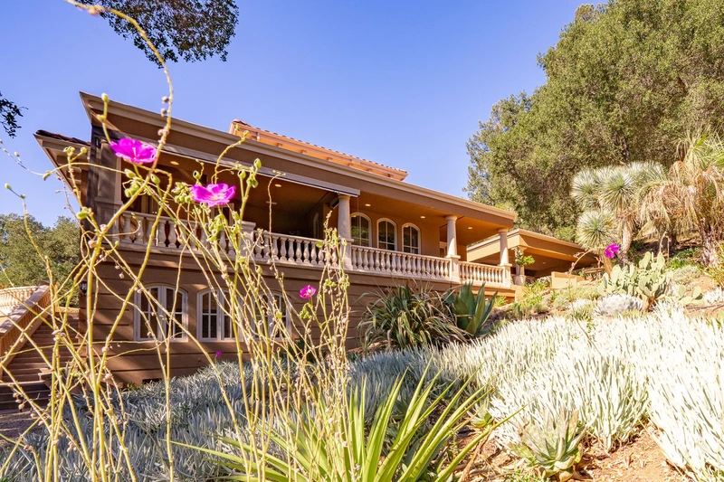 870 Kinnybrook Drive, view 5
