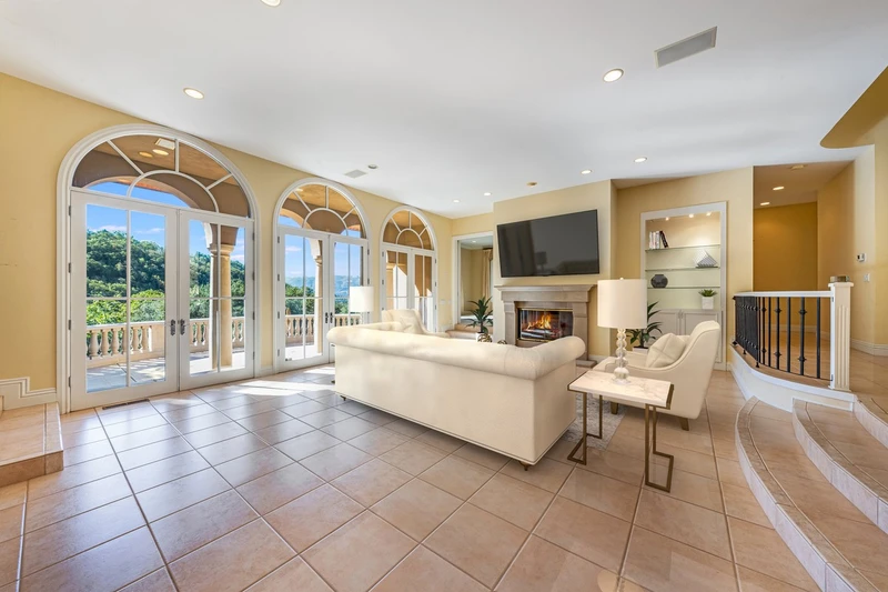 870 Kinnybrook Drive, view 11