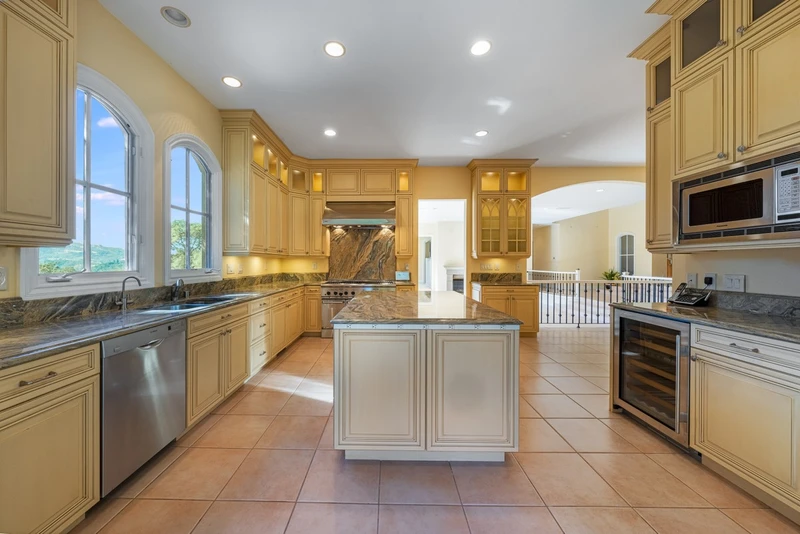 870 Kinnybrook Drive, view 13