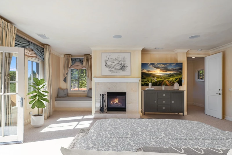 870 Kinnybrook Drive, view 16