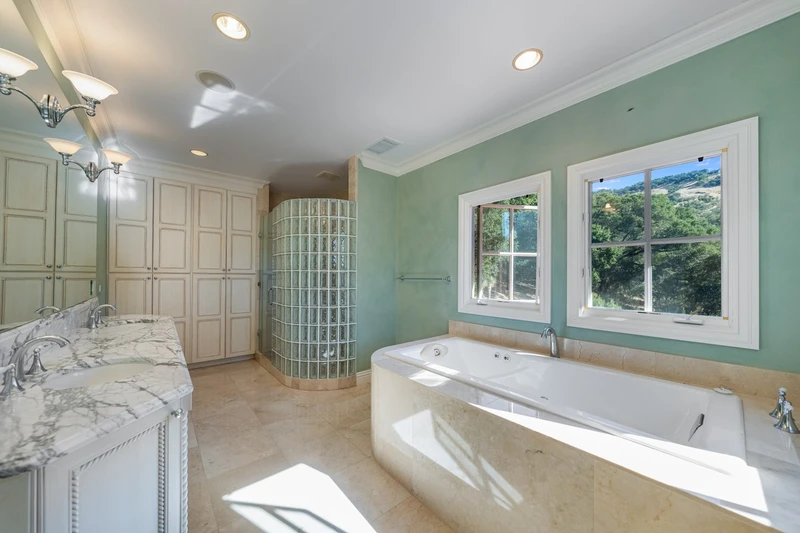870 Kinnybrook Drive, view 18
