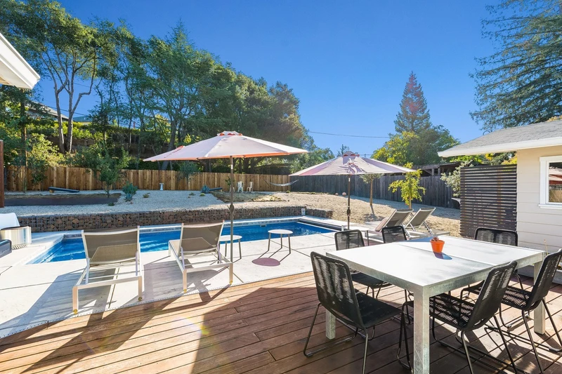 916 Sunnyside Dr, view 5