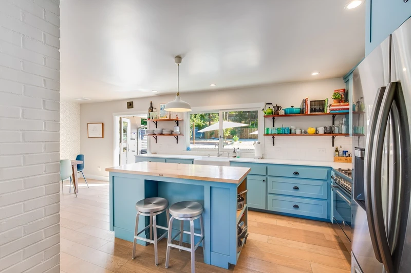 916 Sunnyside Dr, view 6