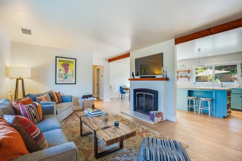 916 Sunnyside Dr, view 7