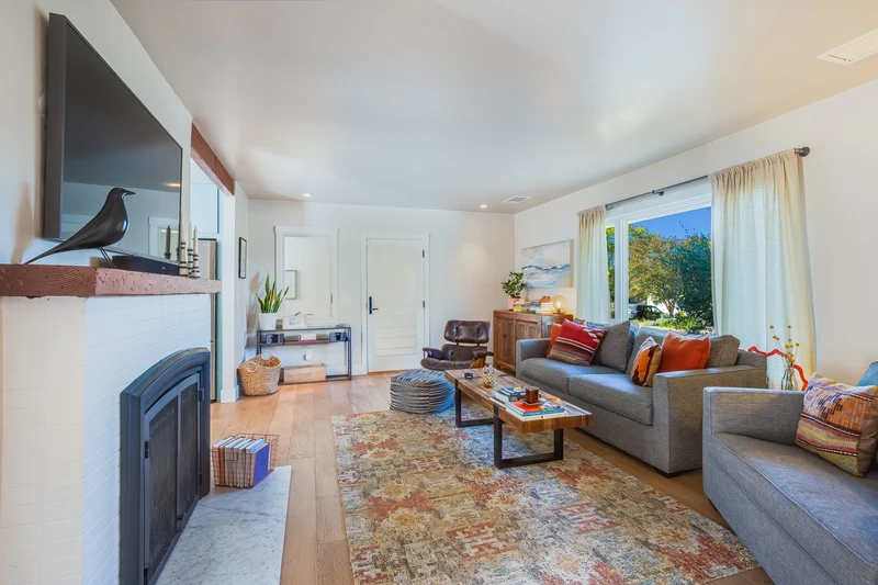 916 Sunnyside Dr, view 14